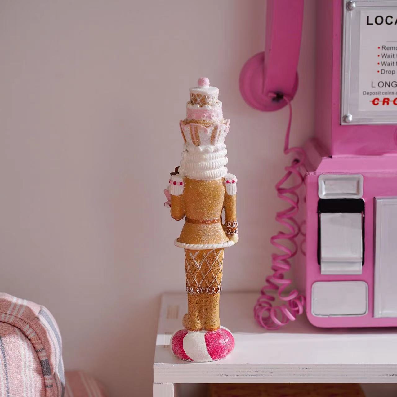 Nutcracker Figurine - Dolce Statuetta Soldato Schiaccianoci Rosa, Oggetto